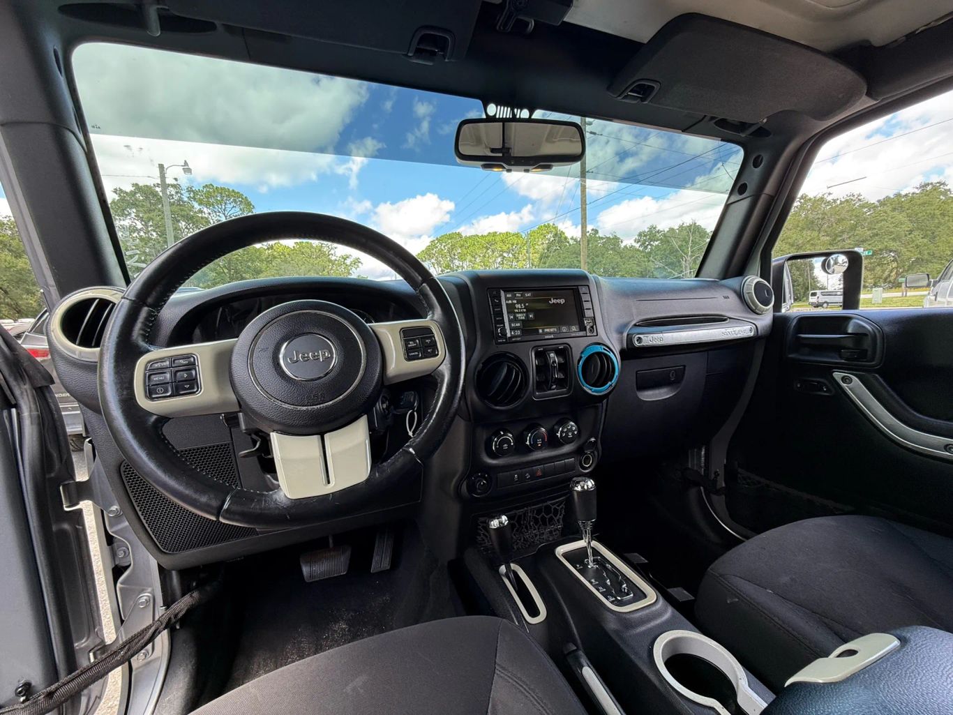 2017 JEEP WRANGLER UNLIMITED SUV V6, 3.6 LITER SPORT SUV 4D