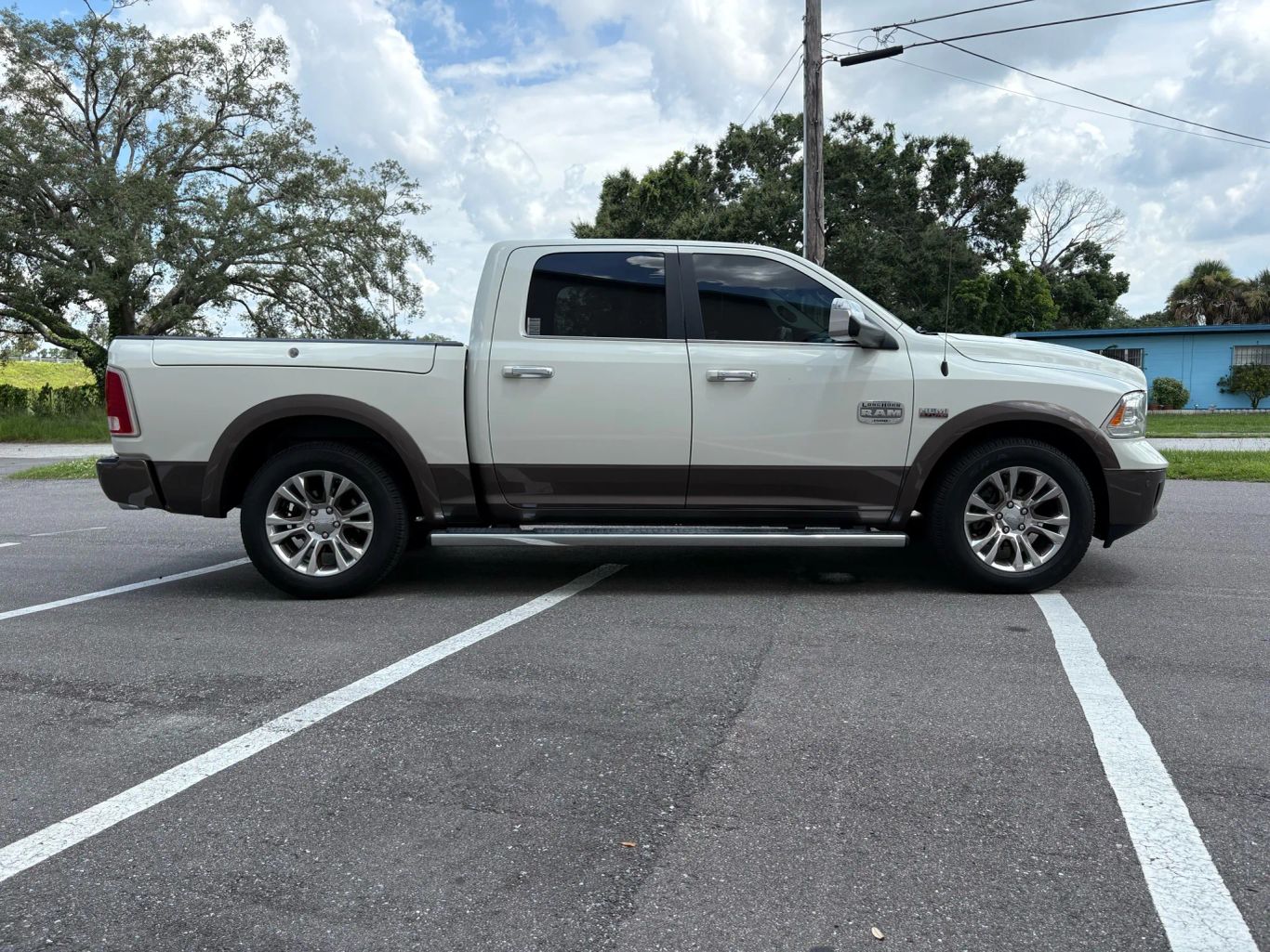 2017 RAM 1500 CREW CAB PICKUP V8, HEMI, 5.7 LITER LARAMIE LONGHORN PICKUP 4D 5 1/2 FT - Tampa Motor Cars
