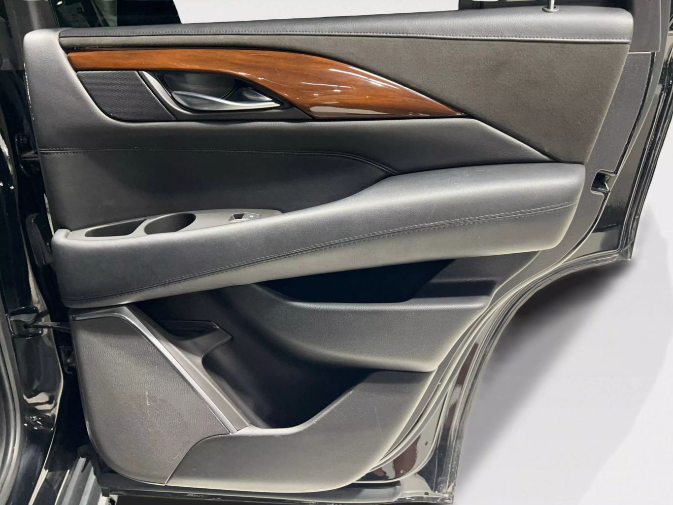 2017 CADILLAC ESCALADE SUV V8, 6.2 LITER LUXURY SPORT UTILITY 4D