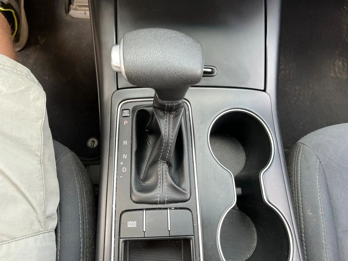 2019 KIA SORENTO SUV 4-CYL, GDI, 2.4 LITER LX SPORT UTILITY 4D