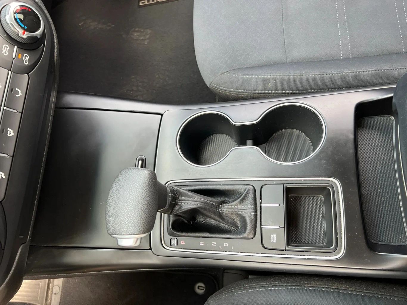2019 KIA SORENTO SUV 4-CYL, GDI, 2.4 LITER LX SPORT UTILITY 4D