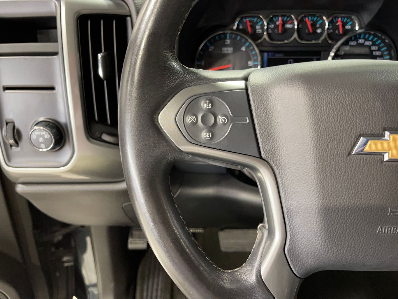 2017 CHEVROLET SILVERADO 1500 CREW CAB PICKUP V6, ECOTEC3, 4.3L LT PICKUP 4D 5 3/4 FT