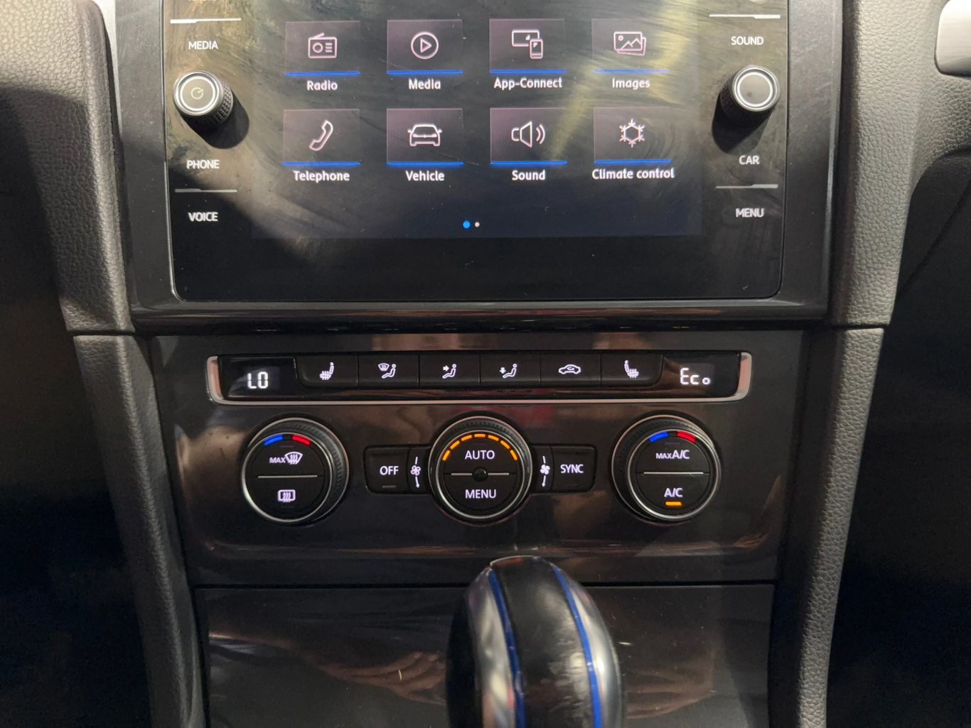 2019 VOLKSWAGEN E-GOLF HATCHBACK ELECTRIC MOTOR, 100 KW SE HATCHBACK SEDAN 4D
