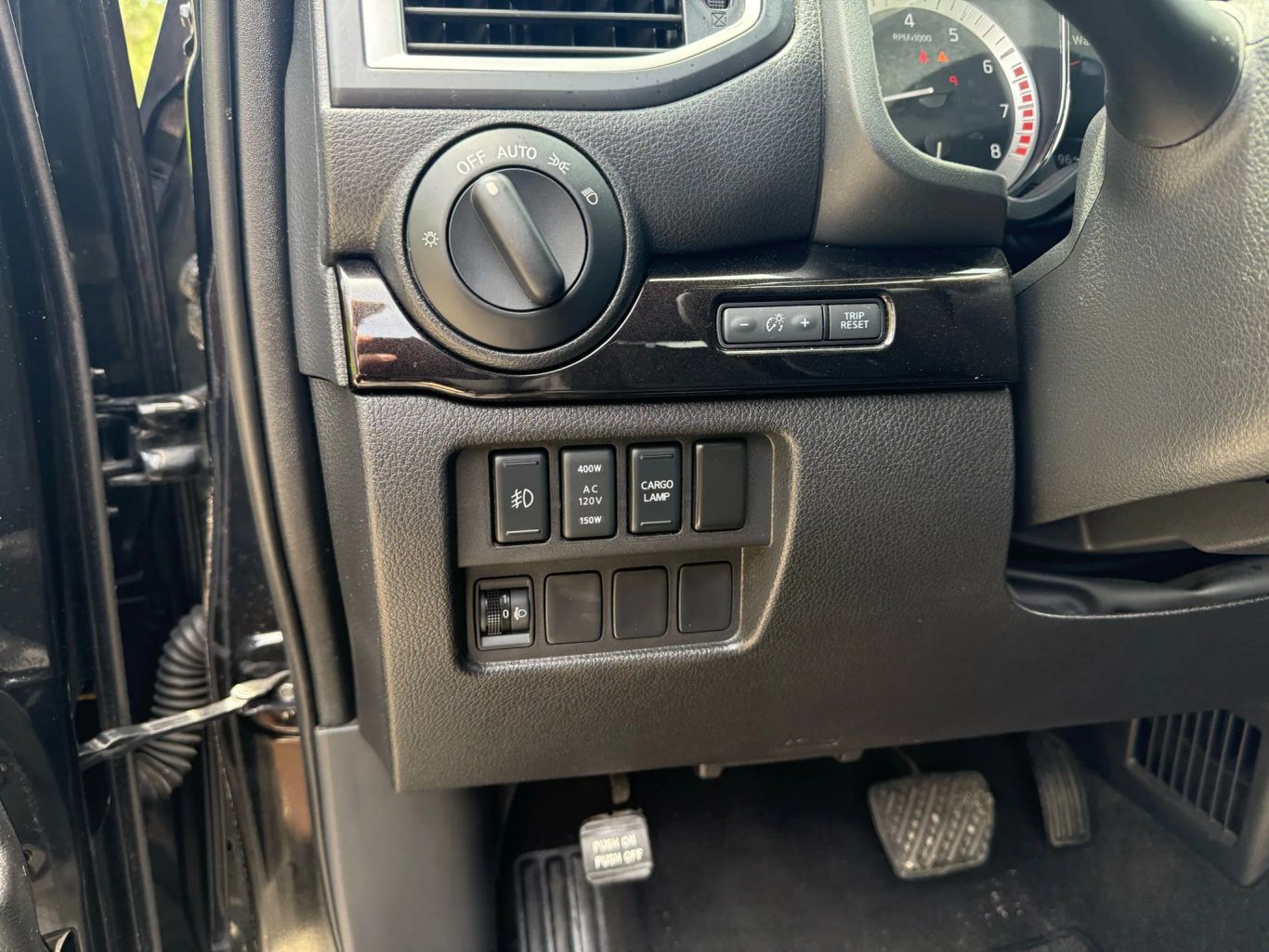 2018 NISSAN TITAN CREW CAB PICKUP V8, 5.6 LITER SV PICKUP 4D 5 1/2 FT