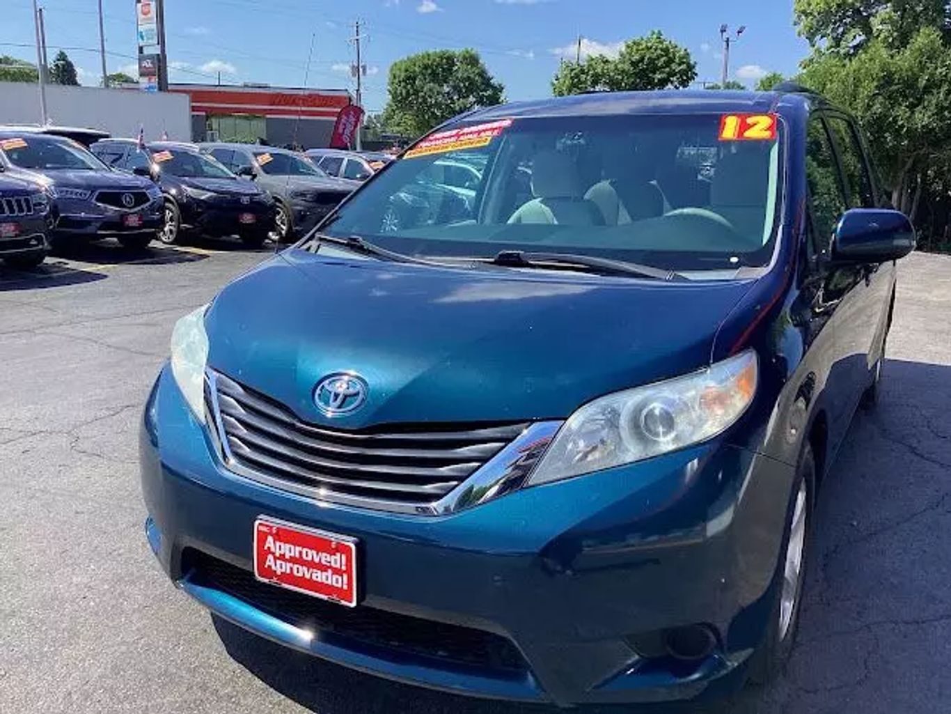 2012 Toyota Sienna - Image 5