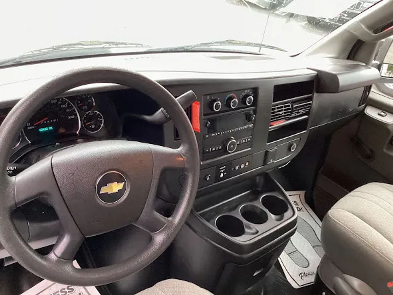 2018 Chevrolet Express 2500 Cargo - Image 14