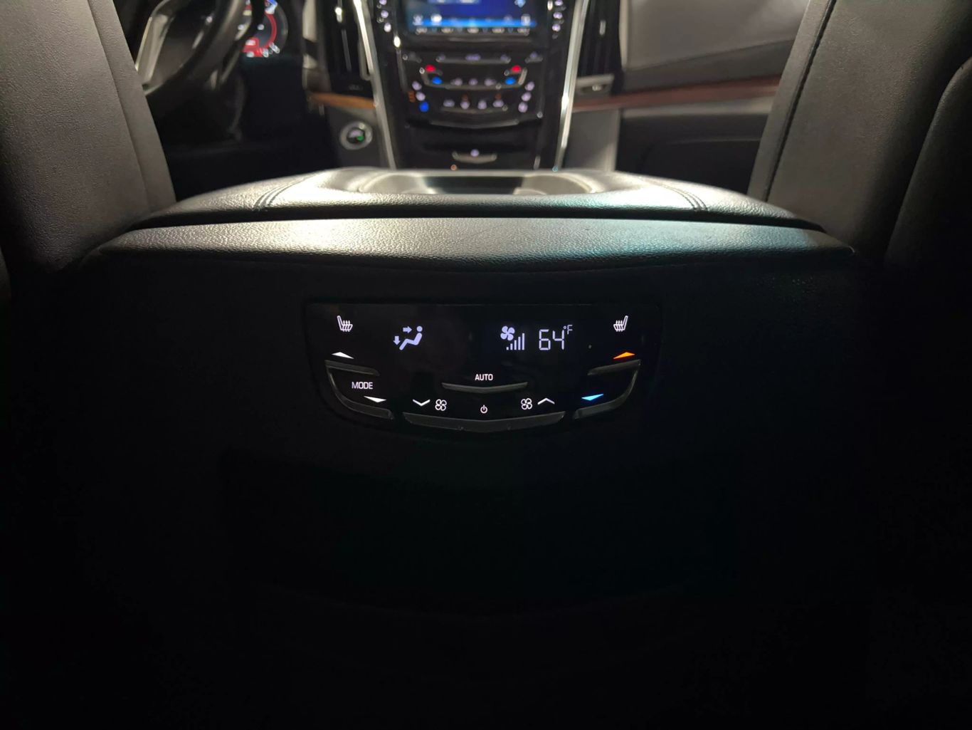 2017 CADILLAC ESCALADE SUV V8, 6.2 LITER LUXURY SPORT UTILITY 4D