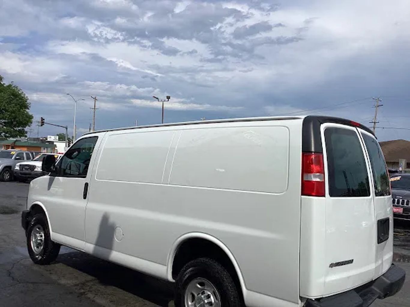 2018 Chevrolet Express 2500 Cargo - Image 8