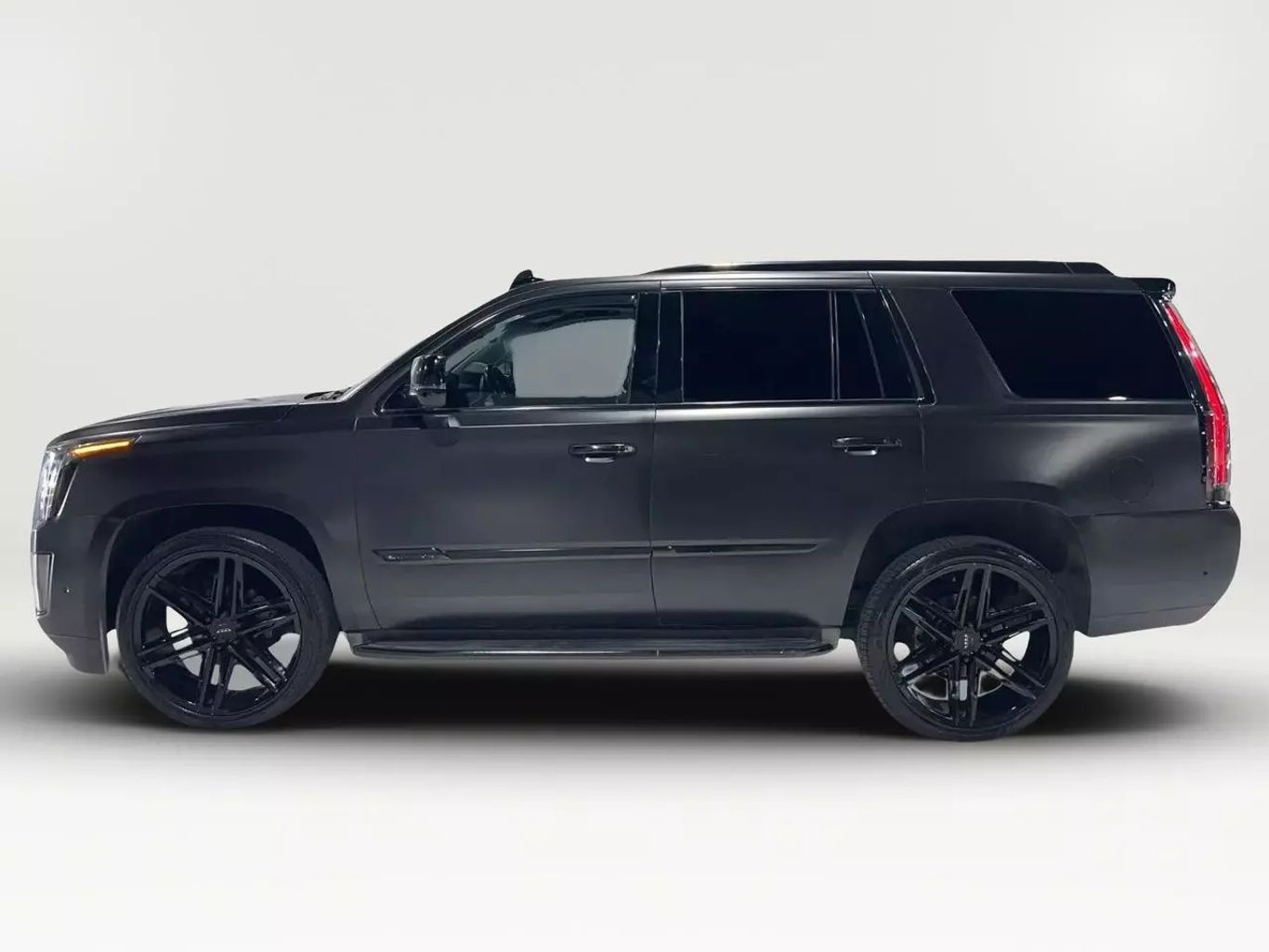 2017 CADILLAC ESCALADE SUV V8, 6.2 LITER LUXURY SPORT UTILITY 4D