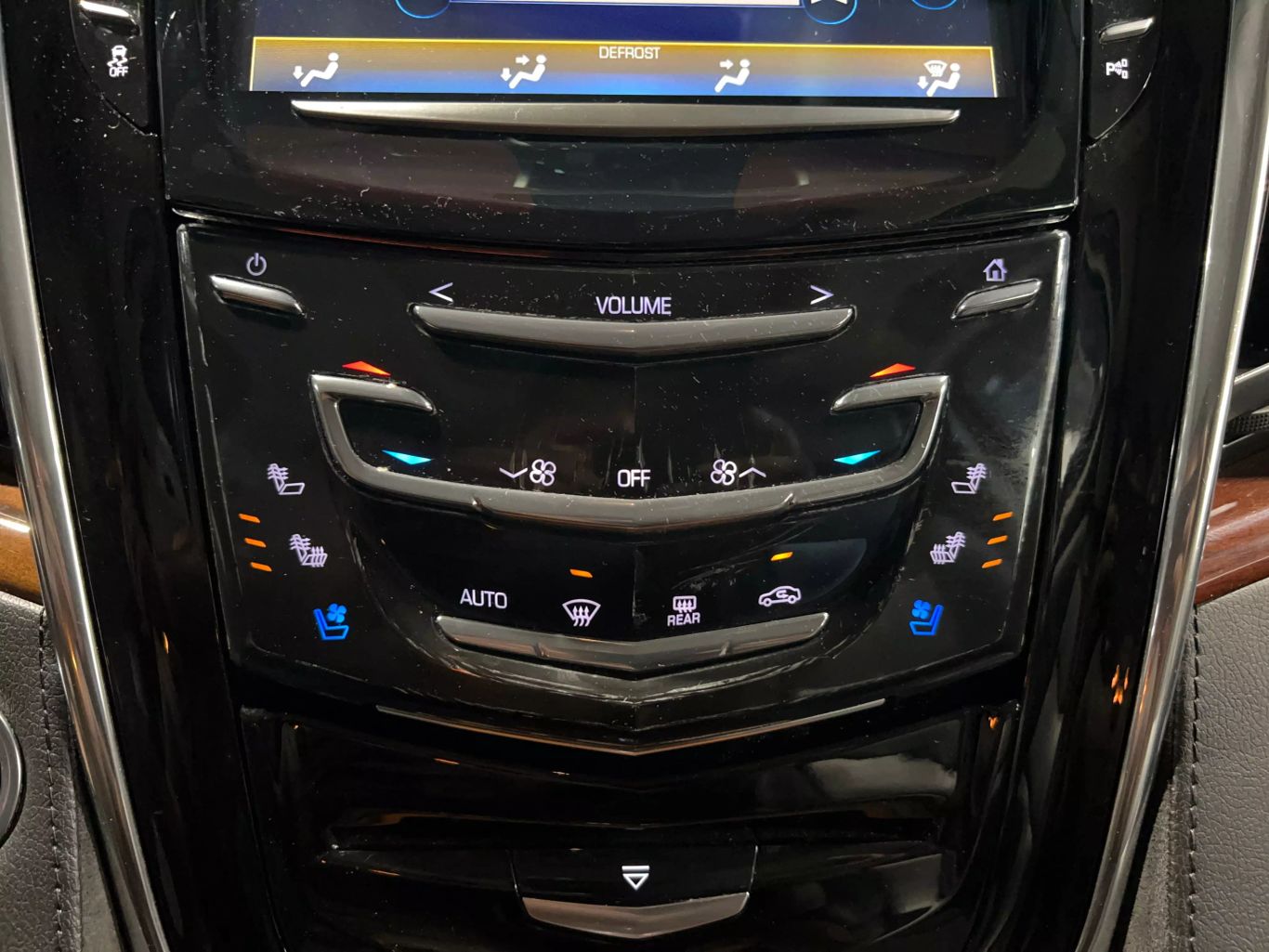 2017 CADILLAC ESCALADE SUV V8, 6.2 LITER LUXURY SPORT UTILITY 4D