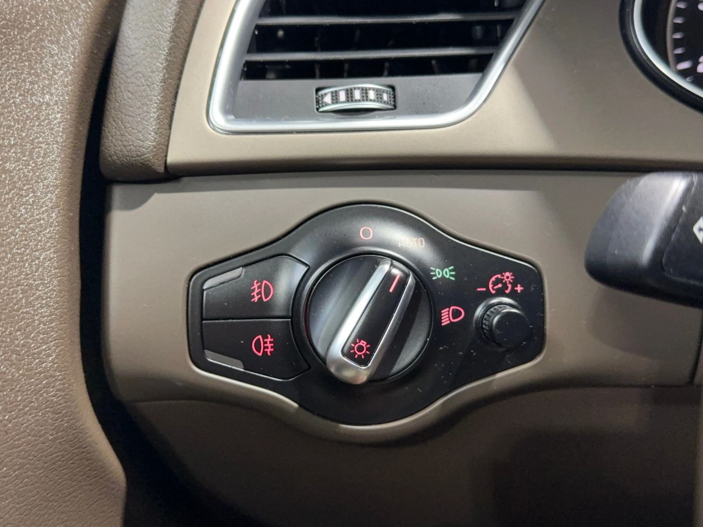 2014 AUDI A4 SEDAN 4-CYL, TURBO, 2.0 LITER PREMIUM PLUS SEDAN 4D