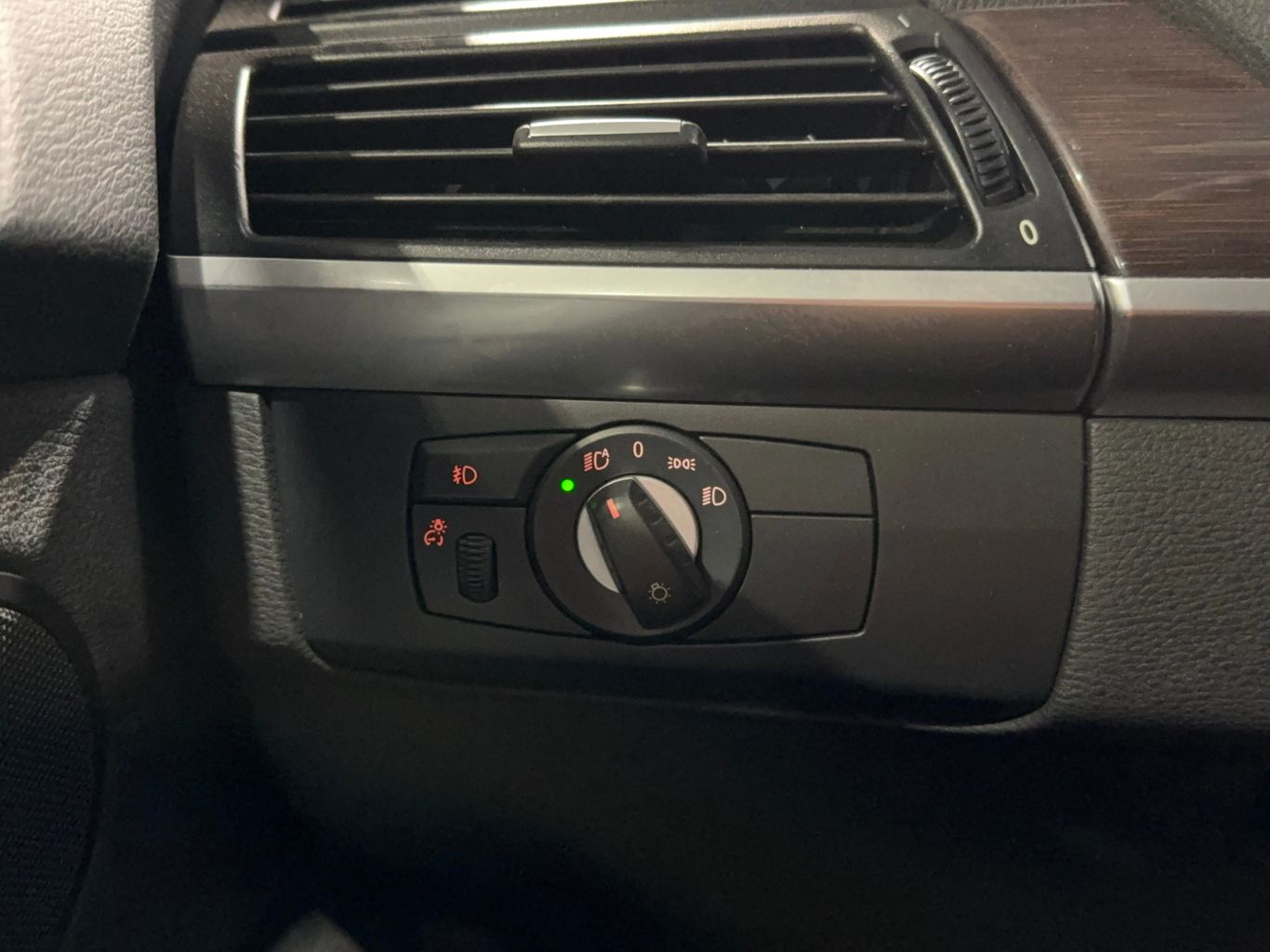 2010 BMW X5 SUV 6-CYL, 3.0 LITER XDRIVE30I SPORT UTILITY 4D