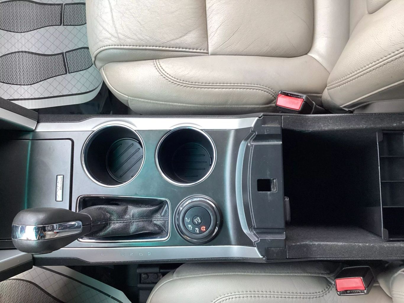 2011 Ford Explorer - Image 18