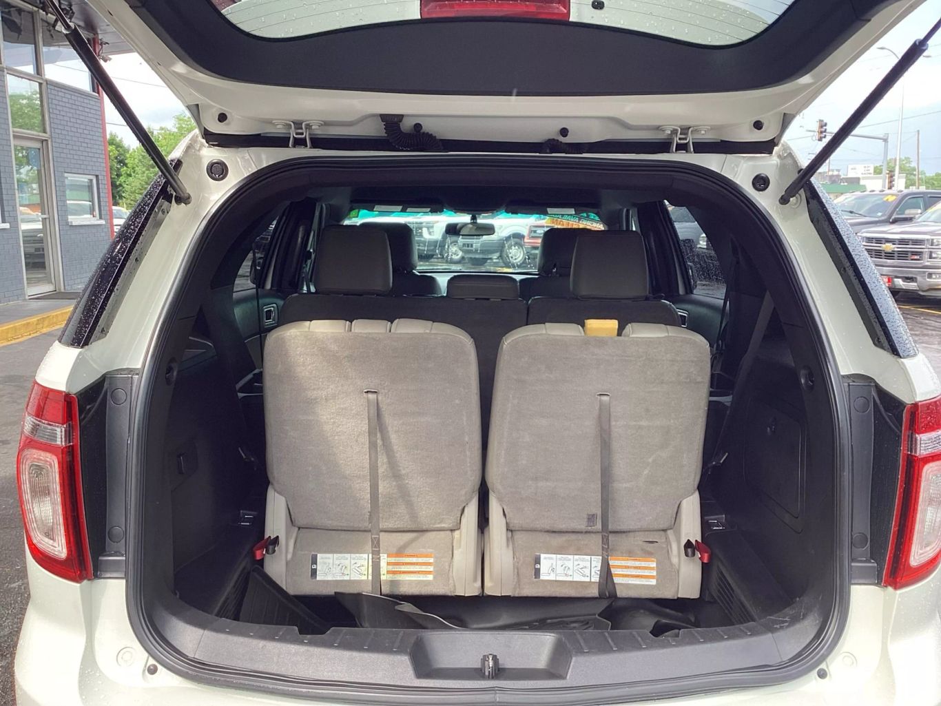 2011 Ford Explorer - Image 13
