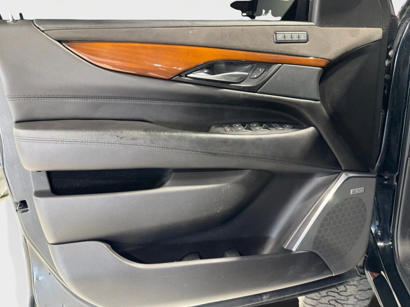 2018 CADILLAC ESCALADE SUV V8, 6.2 LITER SPORT UTILITY 4D