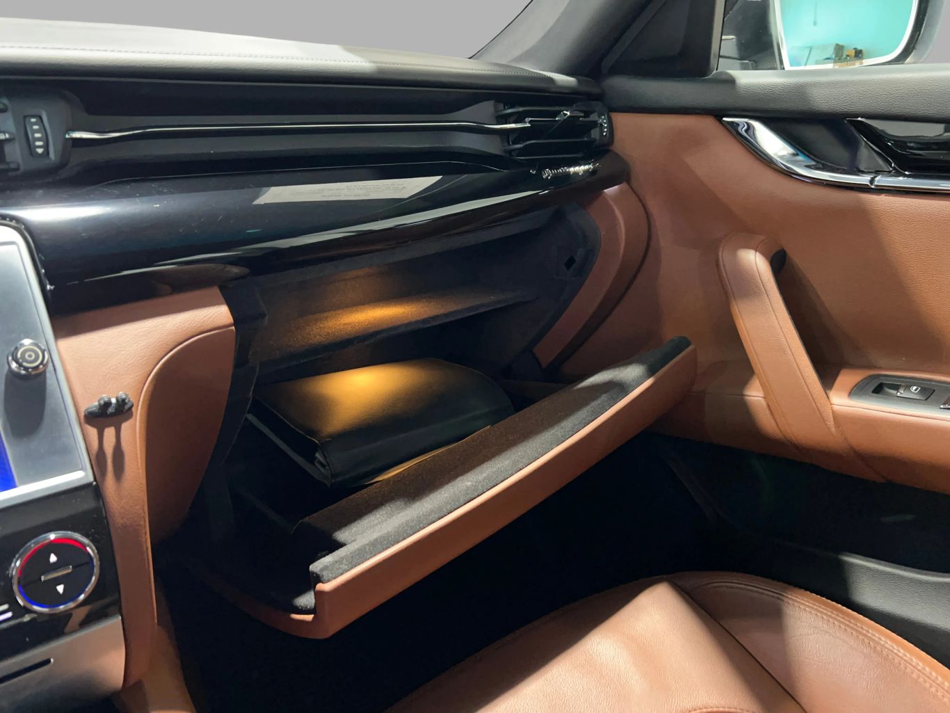2015 MASERATI QUATTROPORTE SEDAN V6, TWIN TURBO, 3.0 LITER S Q4 SEDAN 4D