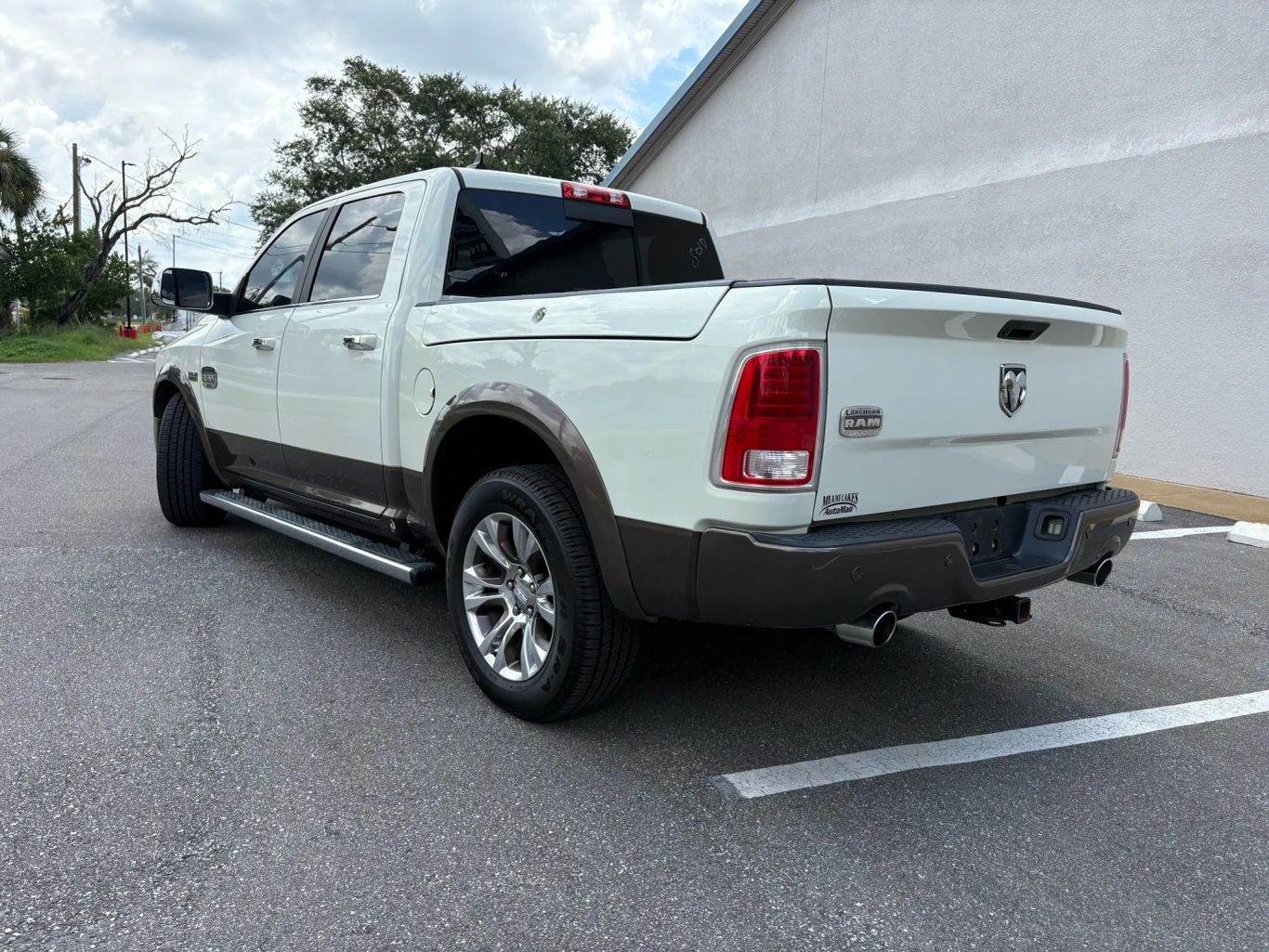 2017 RAM 1500 CREW CAB PICKUP V8, HEMI, 5.7 LITER LARAMIE LONGHORN PICKUP 4D 5 1/2 FT - Tampa Motor Cars