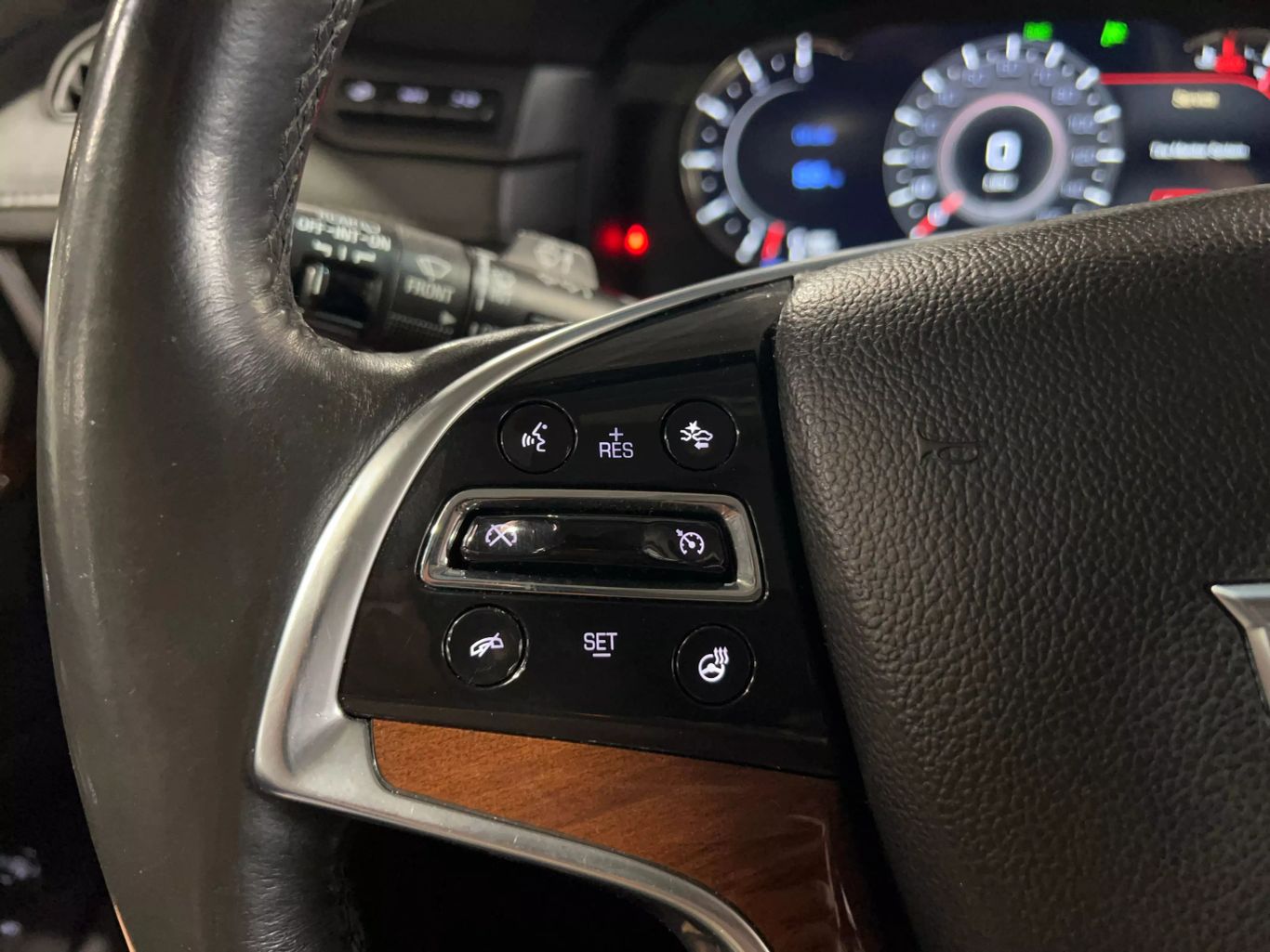 2017 CADILLAC ESCALADE SUV V8, 6.2 LITER LUXURY SPORT UTILITY 4D