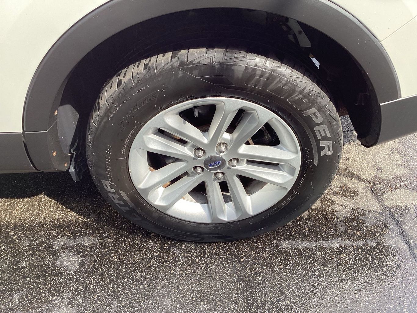 2011 Ford Explorer - Image 19
