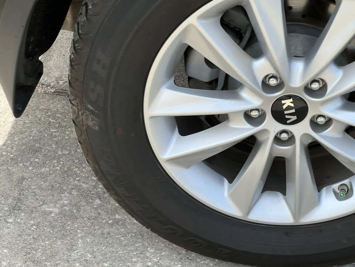 2019 KIA SORENTO SUV 4-CYL, GDI, 2.4 LITER LX SPORT UTILITY 4D