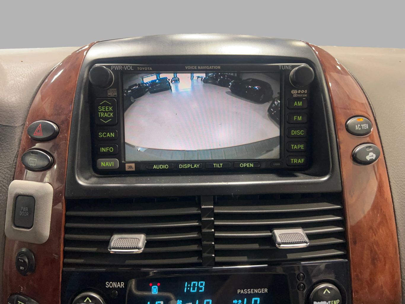 2004 TOYOTA SIENNA VAN V6, 3.3 LITER XLE MINIVAN 4D