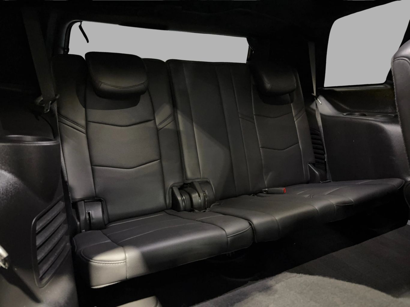 2018 CADILLAC ESCALADE SUV V8, 6.2 LITER SPORT UTILITY 4D