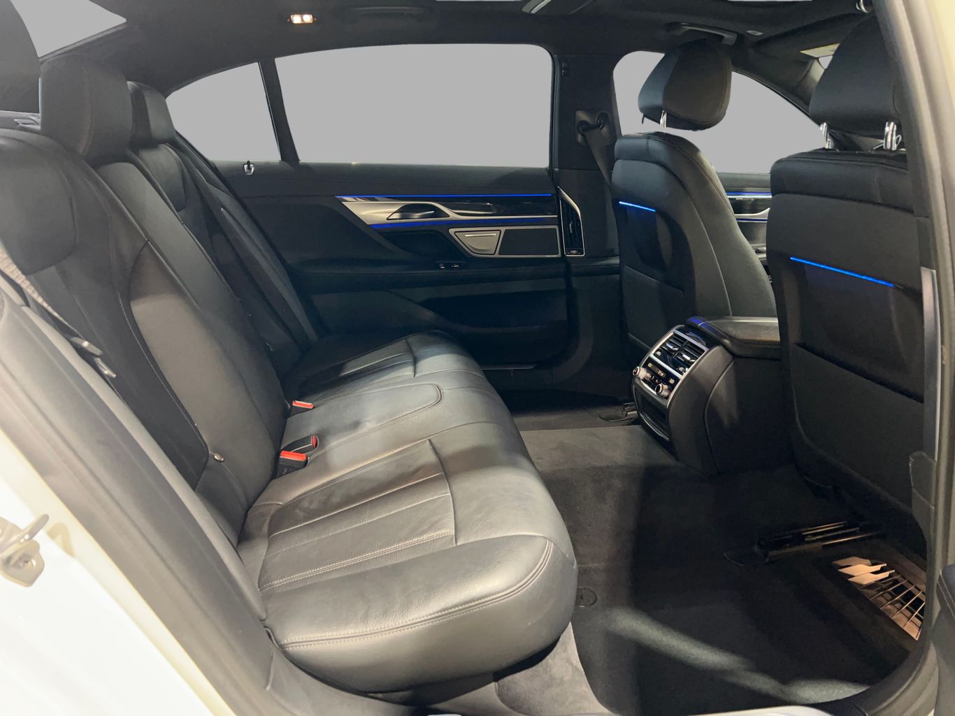 2019 BMW 7 SERIES SEDAN 6-CYL, TURBO, 3.0 LITER 740I SEDAN 4D