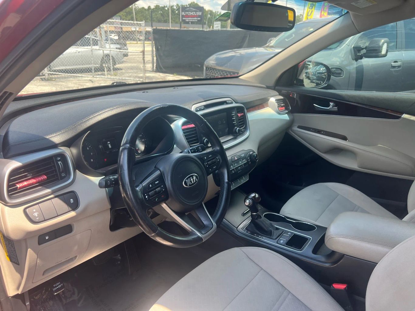 2017 KIA SORENTO SUV 4-CYL, GDI, 2.4 LITER LX SPORT UTILITY 4D - Tampa Motor Cars
