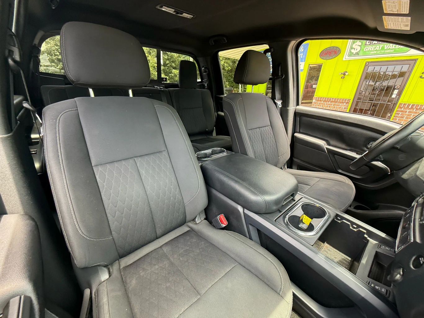 2018 NISSAN TITAN CREW CAB PICKUP V8, 5.6 LITER SV PICKUP 4D 5 1/2 FT