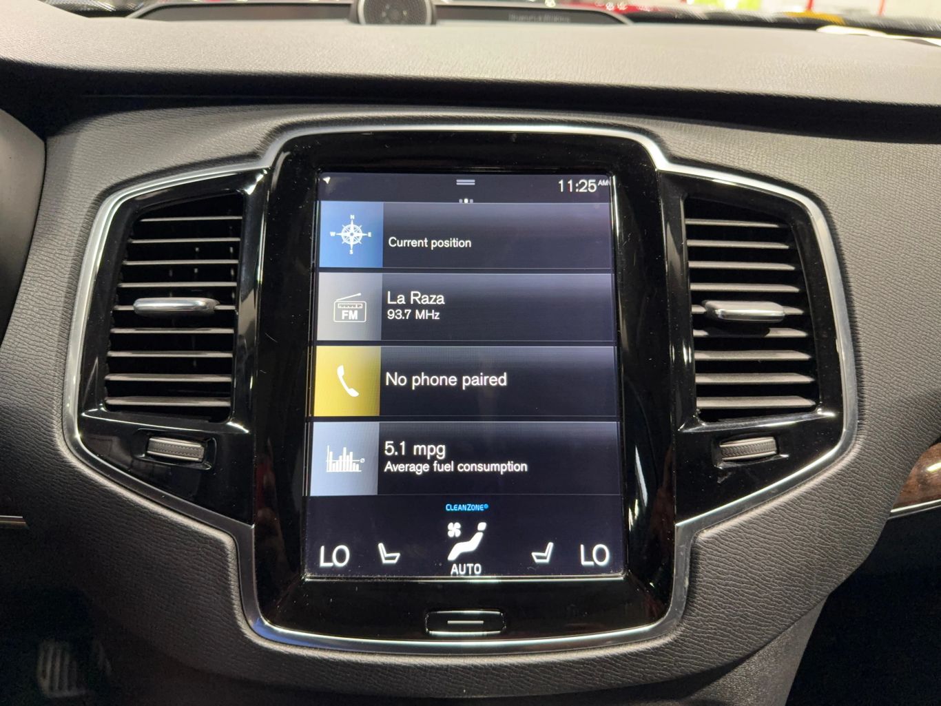 2017 VOLVO XC90 SUV 4-CYL, DRV-E SPRCHGD 2.0T T6 MOMENTUM SPORT UTILITY 4D