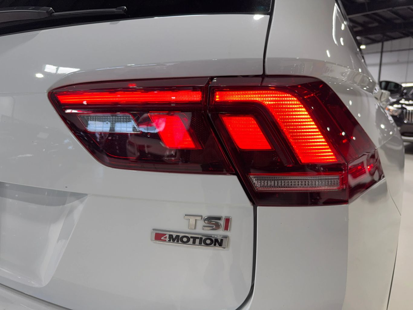 2018 VOLKSWAGEN TIGUAN SUV 4-CYL, TURBO, 2.0 LITER 2.0T S 4MOTION SPORT UTILITY 4D