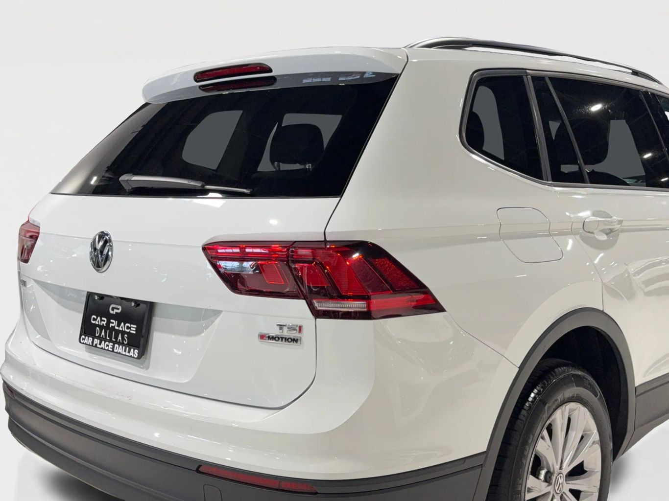 2018 VOLKSWAGEN TIGUAN SUV 4-CYL, TURBO, 2.0 LITER 2.0T S 4MOTION SPORT UTILITY 4D