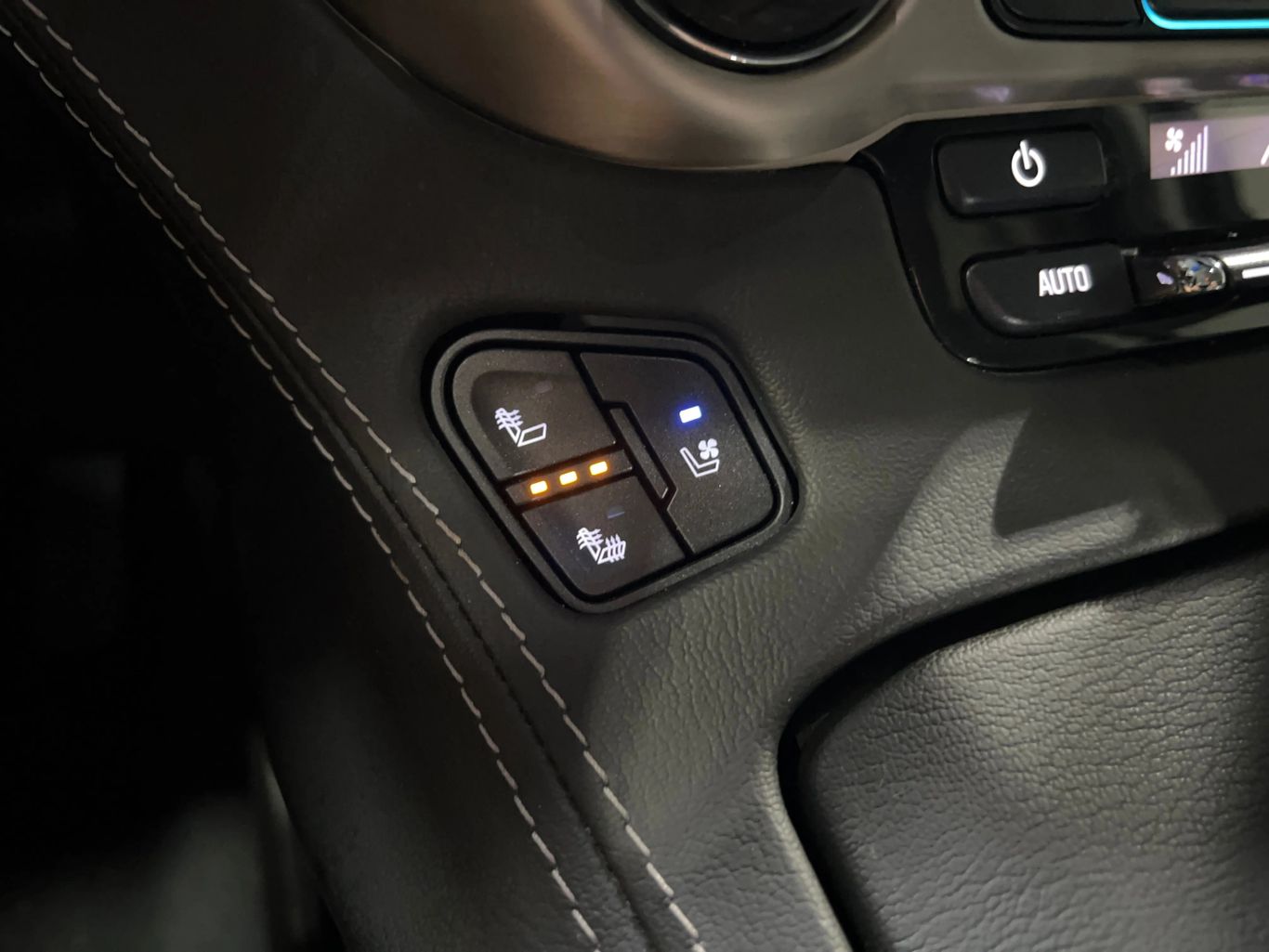 2018 GMC YUKON SUV V8, ECOTEC3, 6.2 LITER DENALI SPORT UTILITY 4D