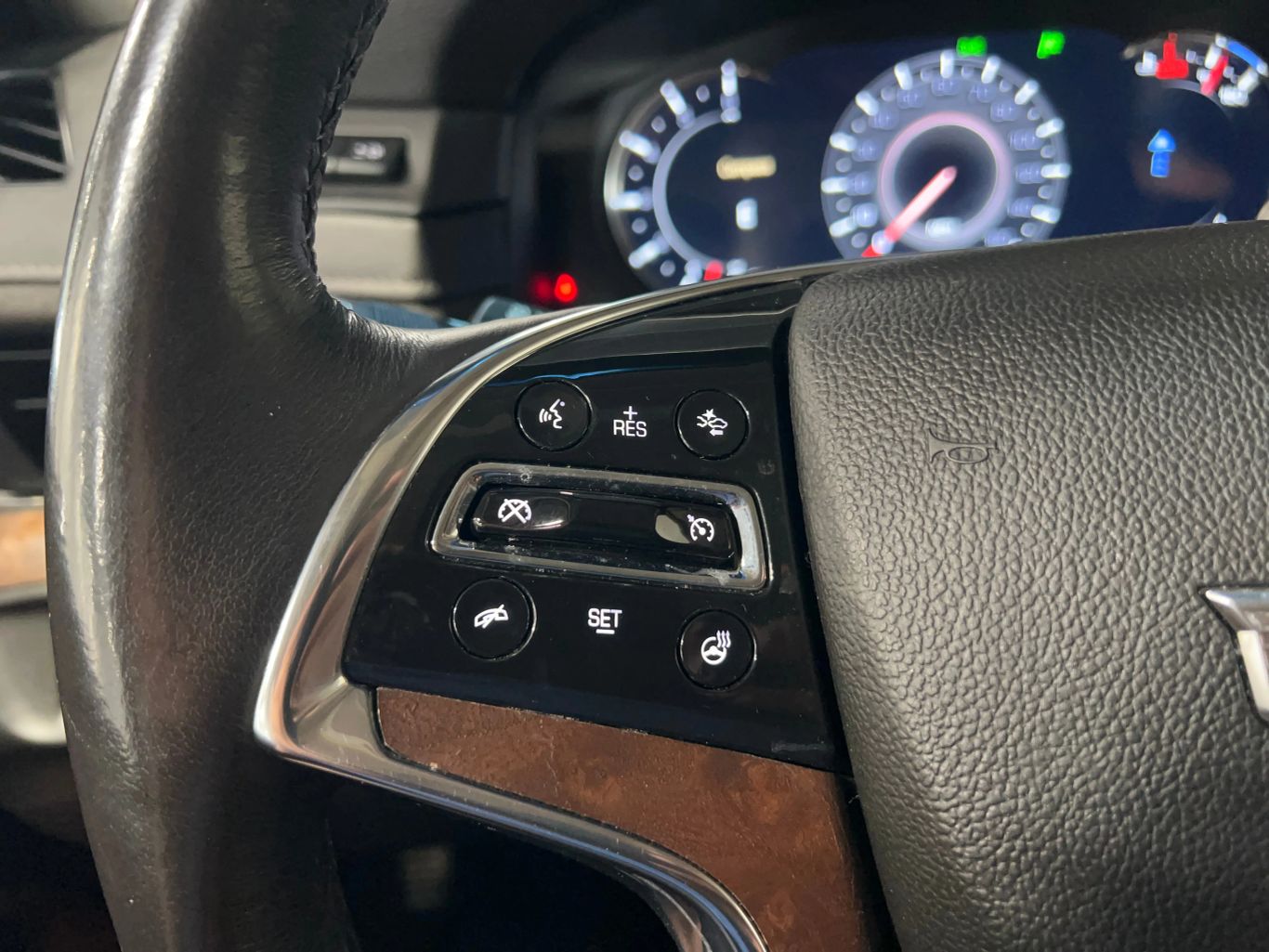 2020 CADILLAC ESCALADE SUV V8, 6.2 LITER LUXURY SPORT UTILITY 4D