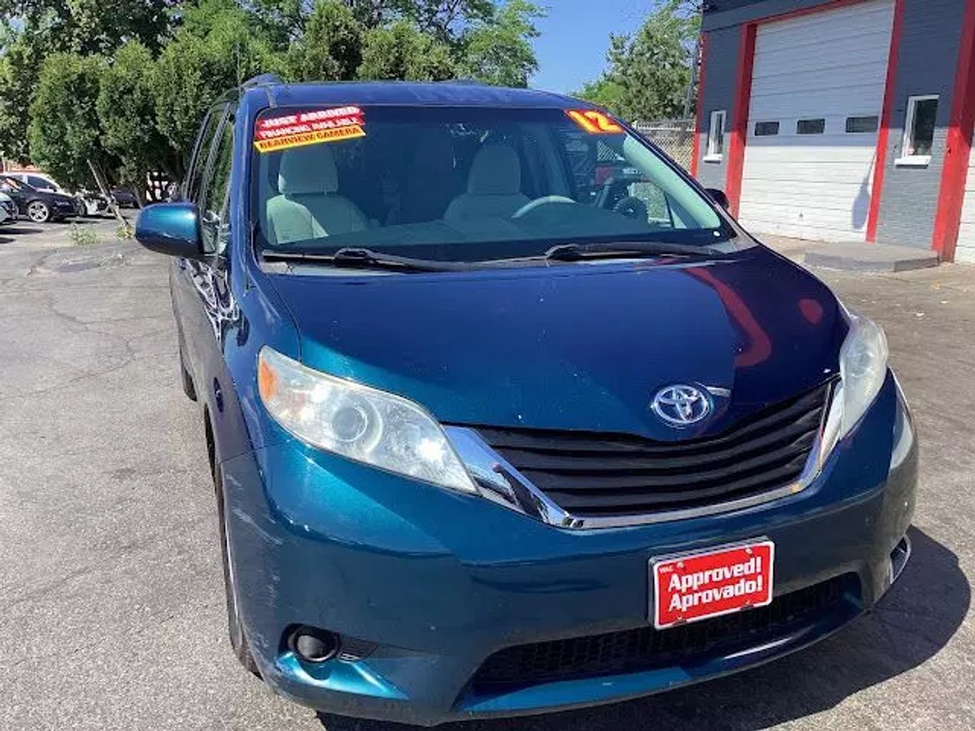 2012 Toyota Sienna - Image 3