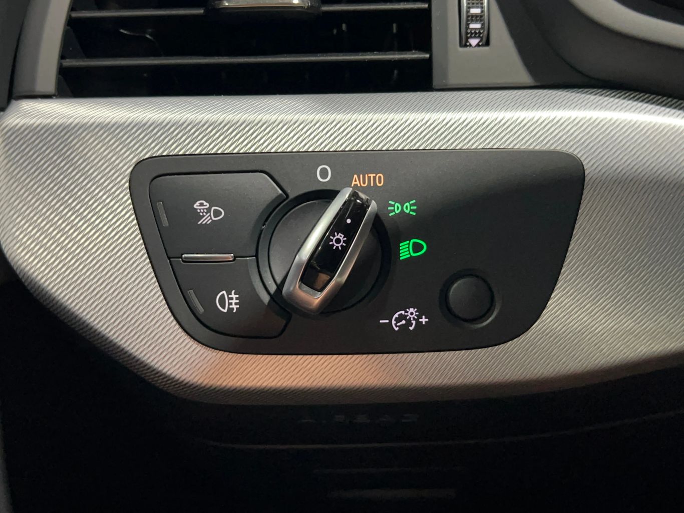 2017 AUDI A4 SEDAN 4-CYL, TURBO, 2.0 LITER PREMIUM SEDAN 4D