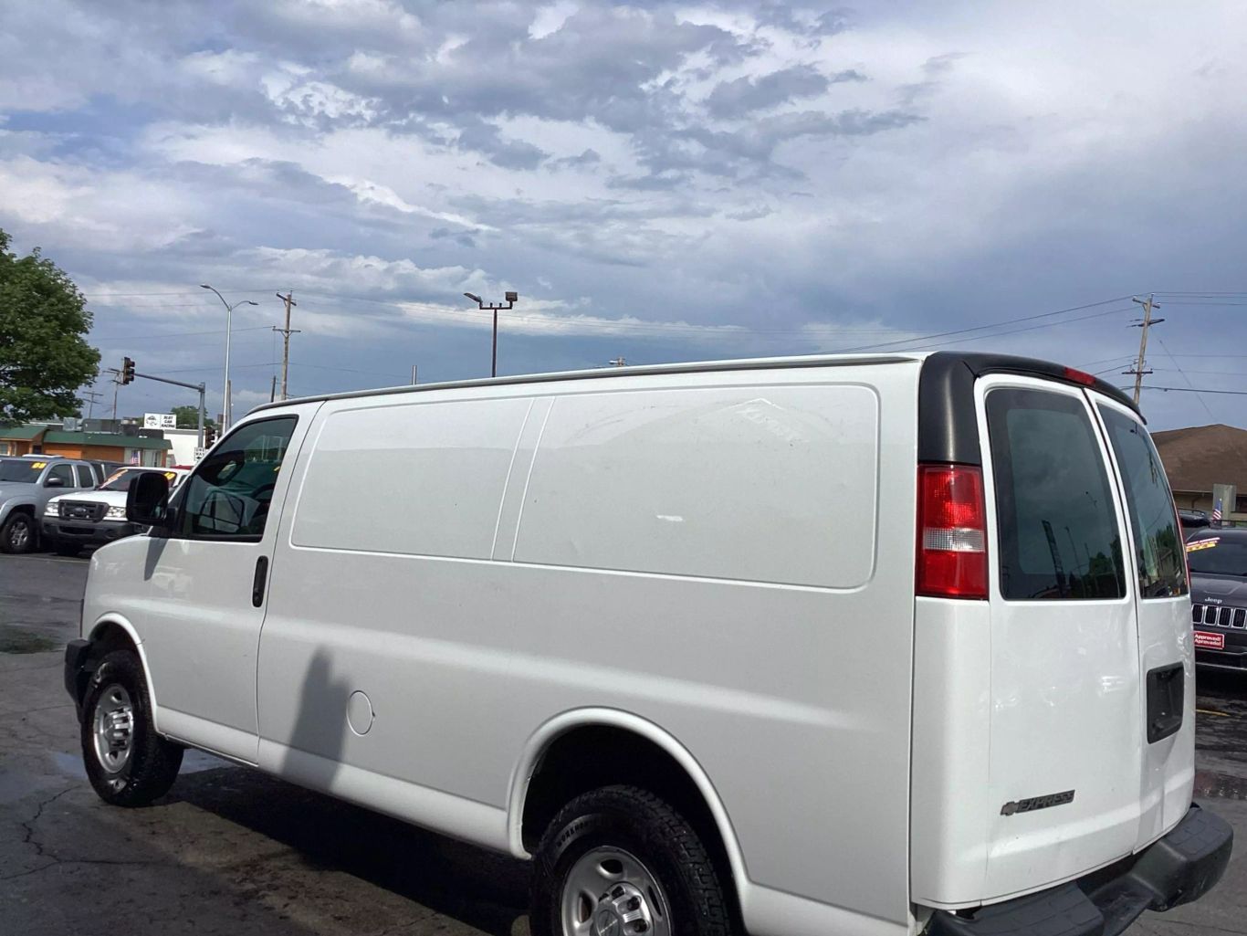 2019 Chevrolet Express 2500 Cargo - Image 8