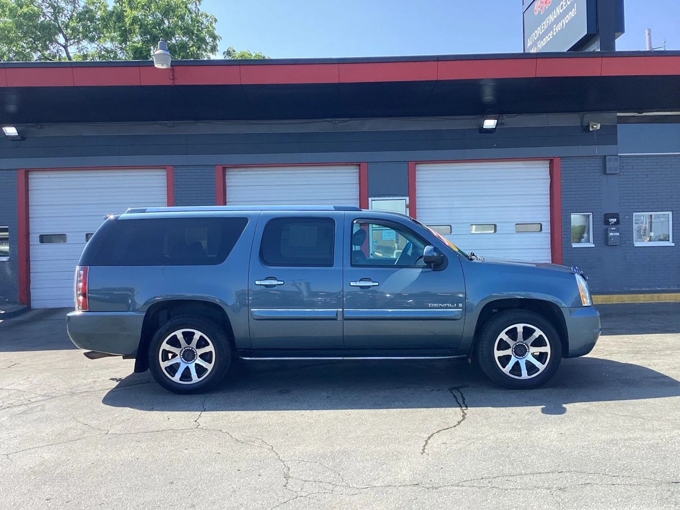 2008 Gmc Yukon Xl 1500 - Image 1