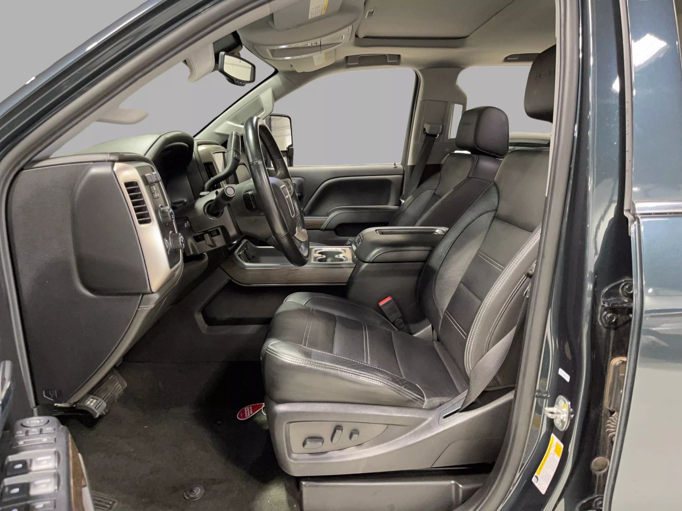 2019 GMC SIERRA 2500 HD CREW CAB PICKUP V8, TURBO DIESEL, 6.6 LITER DENALI PICKUP 4D 6 1/2 FT
