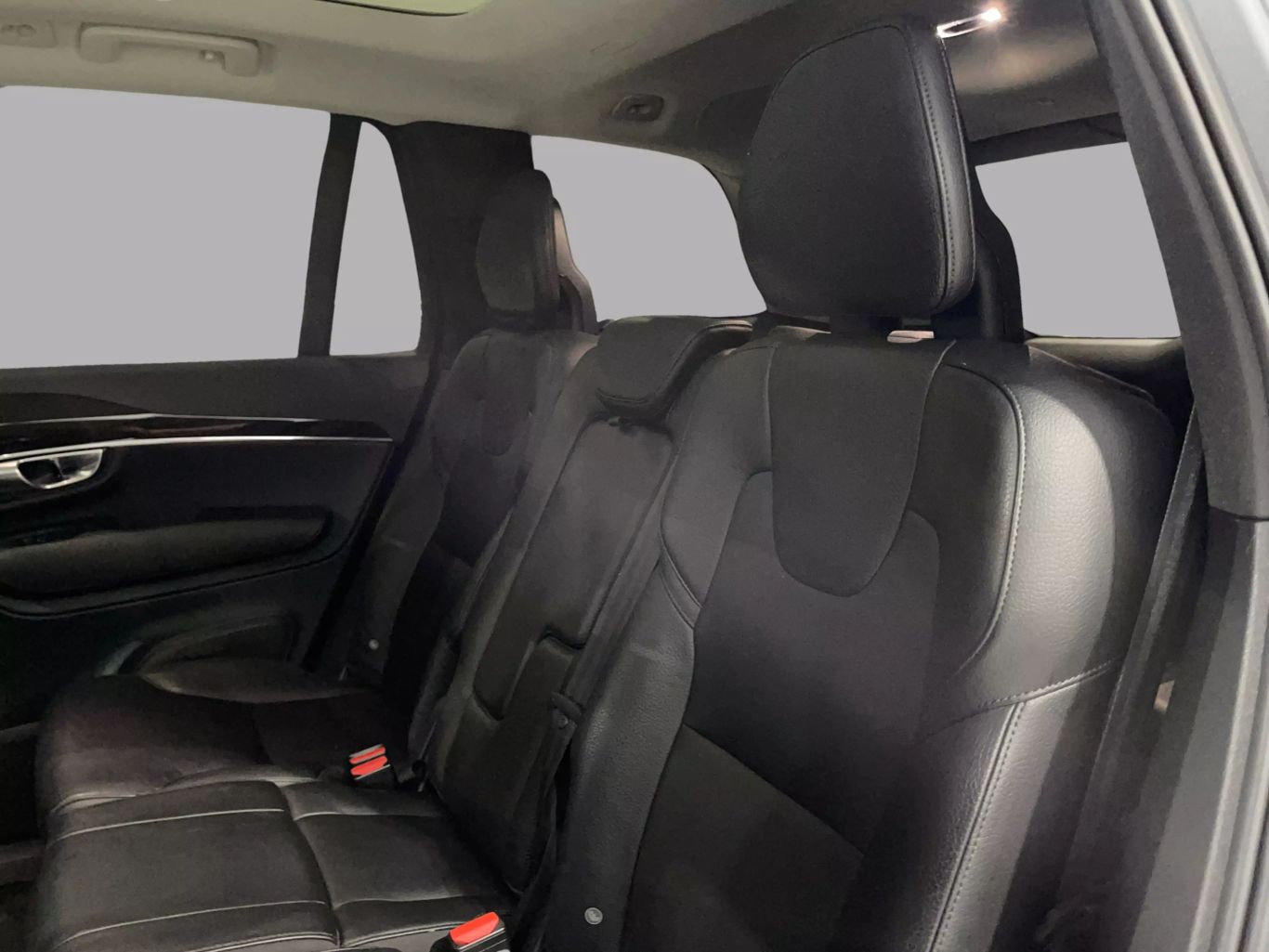 2018 VOLVO XC90 SUV 4-CYL, DRIVE-E, TURBO, SUPERCHARGED, 2.0 LITER T6 MOMENTUM SPORT UTILITY 4D