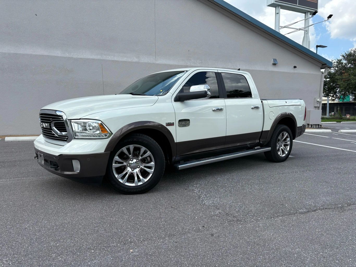 2017 RAM 1500 CREW CAB PICKUP V8, HEMI, 5.7 LITER LARAMIE LONGHORN PICKUP 4D 5 1/2 FT - Tampa Motor Cars