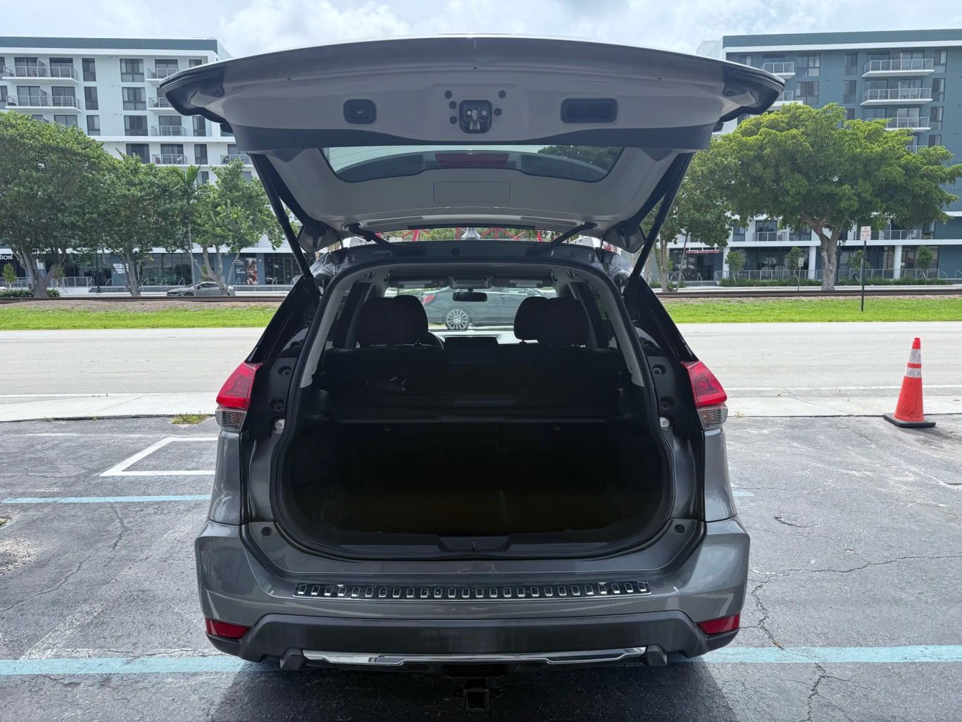 2018 NISSAN ROGUE SUV 4-CYL, 2.5 LITER SV SPORT UTILITY 4D