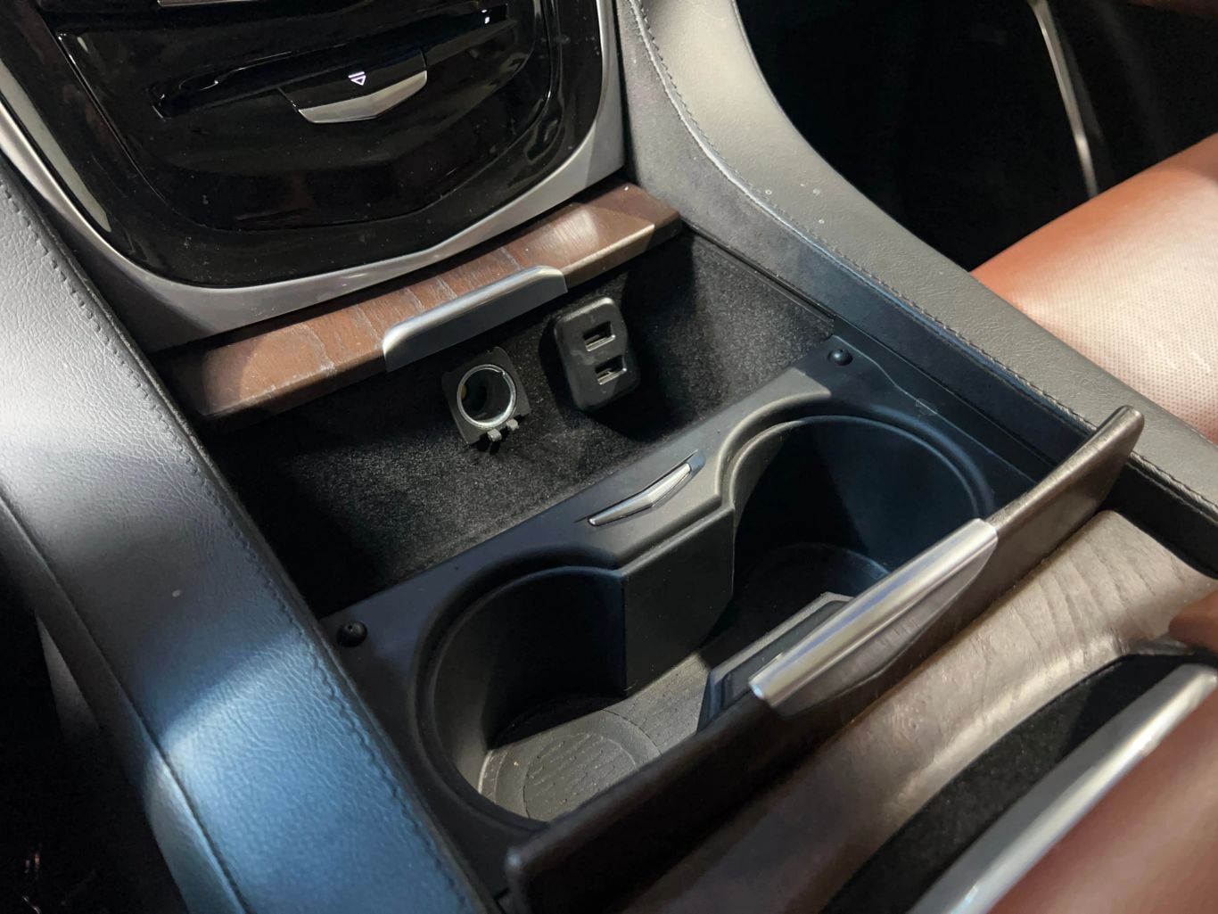 2020 CADILLAC ESCALADE SUV V8, 6.2 LITER LUXURY SPORT UTILITY 4D