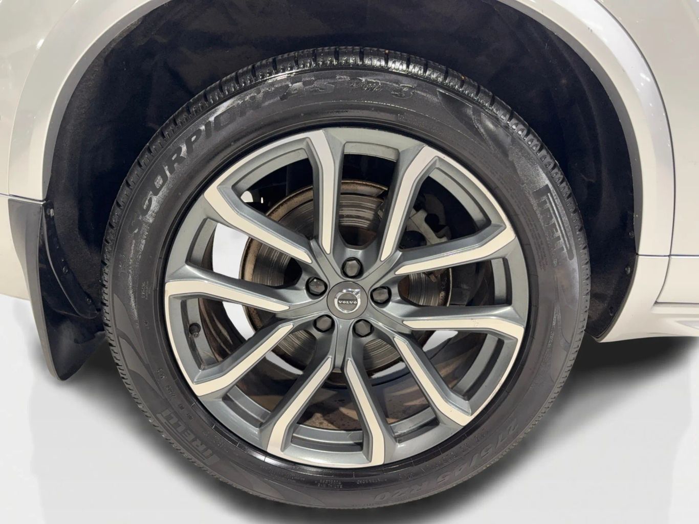 2017 VOLVO XC90 SUV 4-CYL, DRV-E SPRCHGD 2.0T T6 MOMENTUM SPORT UTILITY 4D
