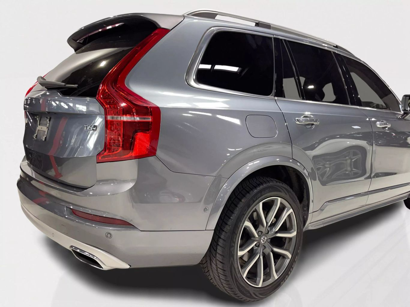 2018 VOLVO XC90 SUV 4-CYL, DRIVE-E, TURBO, SUPERCHARGED, 2.0 LITER T6 MOMENTUM SPORT UTILITY 4D