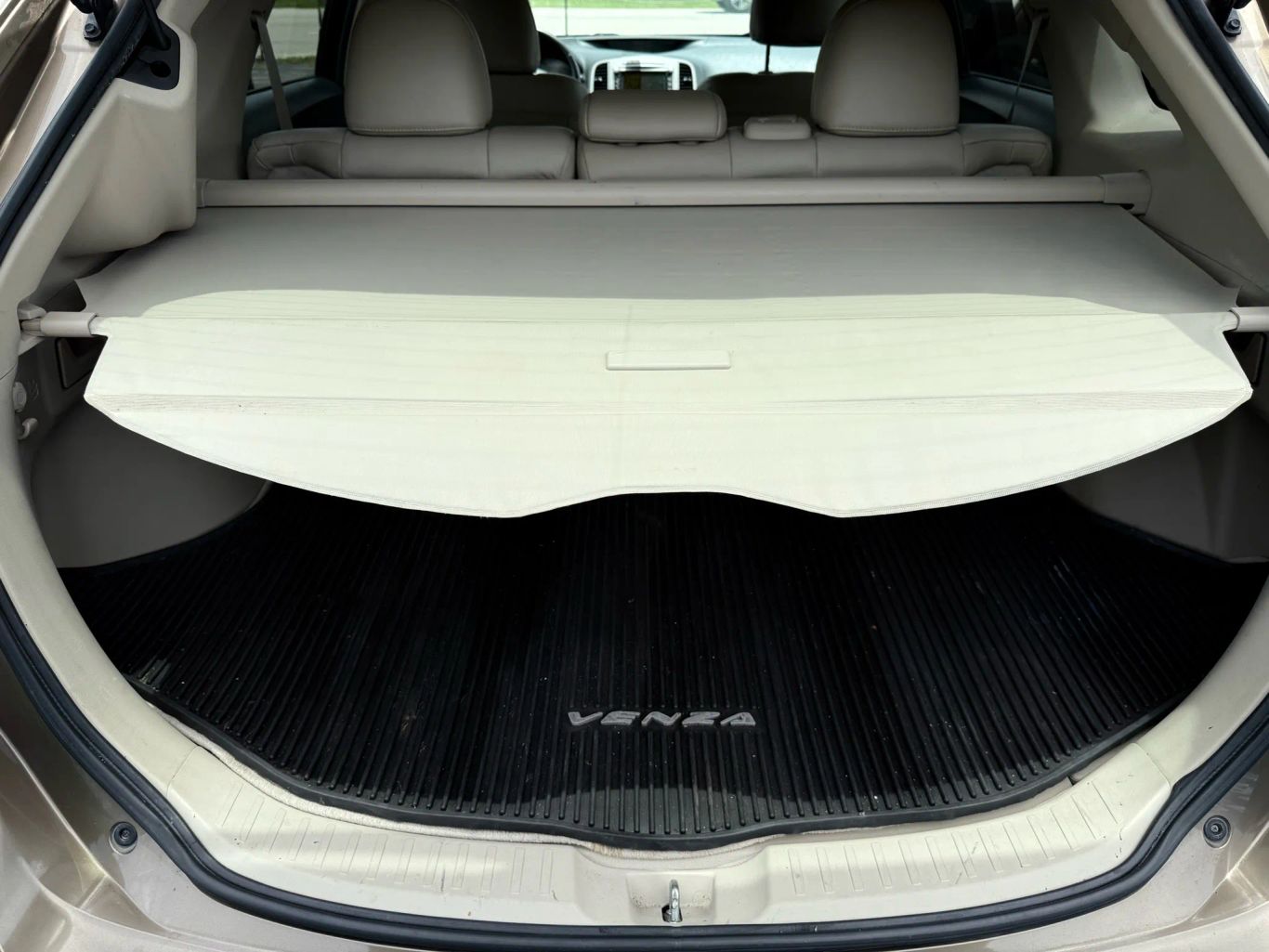 2011 TOYOTA VENZA WAGON V6, 3.5 LITER WAGON 4D