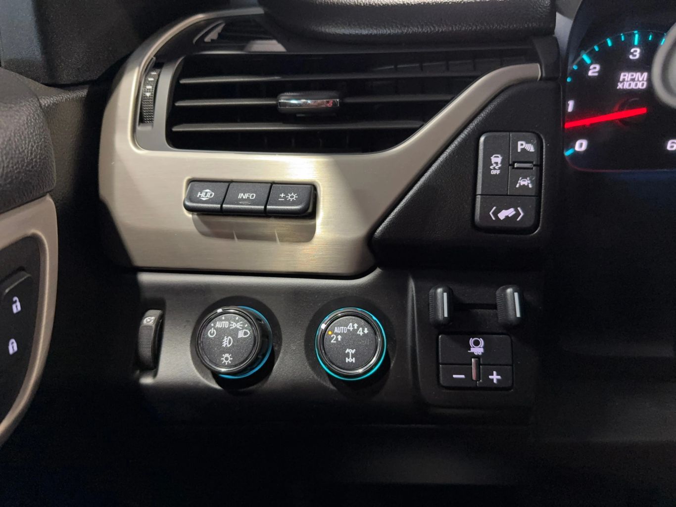 2017 GMC YUKON XL SUV V8, ECOTEC3, 6.2 LITER DENALI SPORT UTILITY 4D