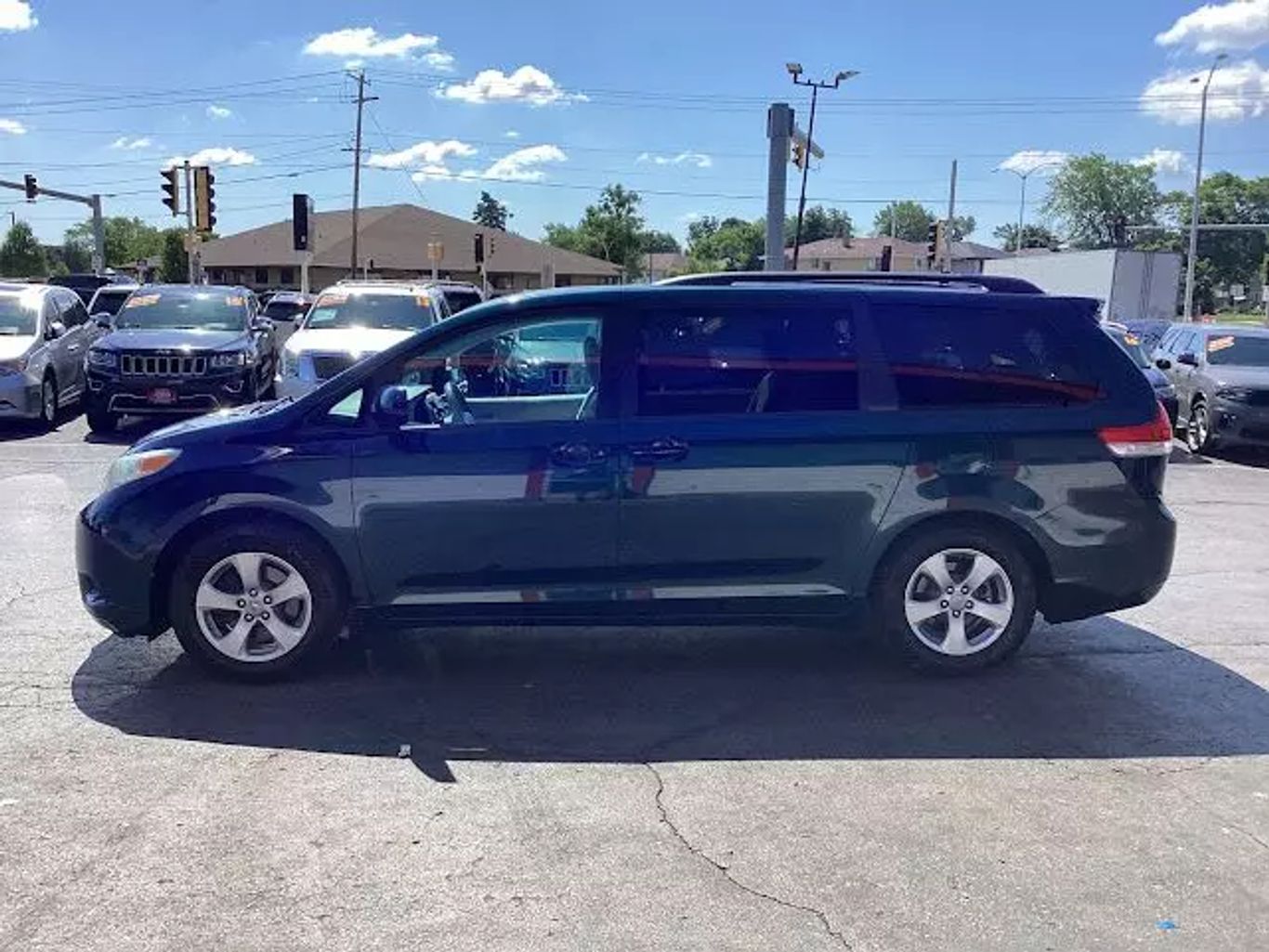 2012 Toyota Sienna - Image 7