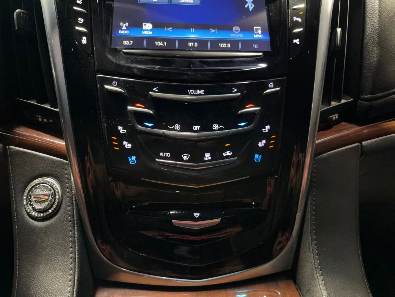 2018 CADILLAC ESCALADE SUV V8, 6.2 LITER SPORT UTILITY 4D