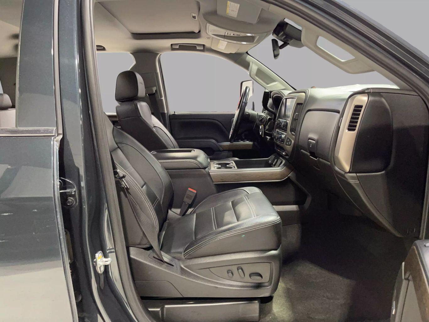 2019 GMC SIERRA 2500 HD CREW CAB PICKUP V8, TURBO DIESEL, 6.6 LITER DENALI PICKUP 4D 6 1/2 FT